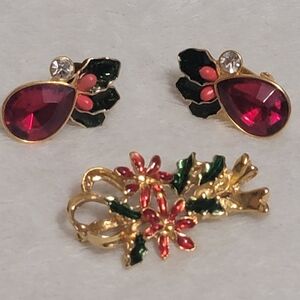 Vintage Gold Christmas Brooch & Clip On Earrings